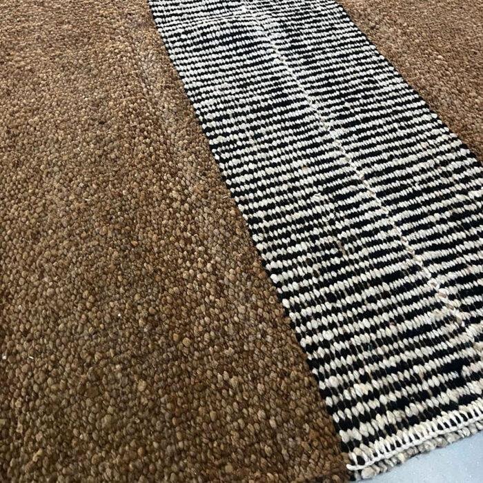 escalera marron negro crudo 02